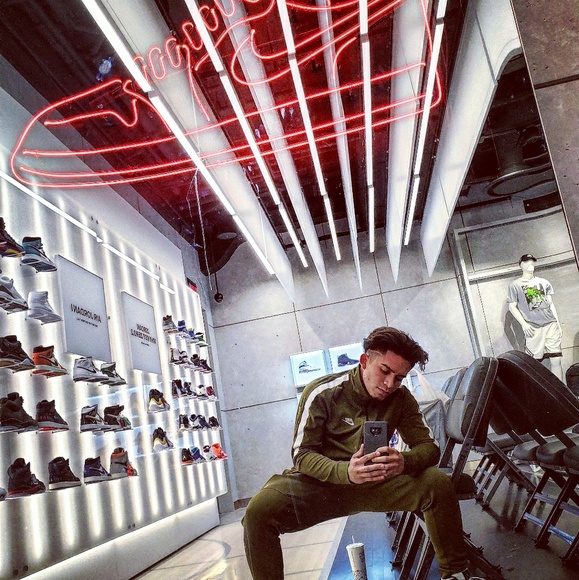 Meet your Posher, Sebastian - Picture 4 of 4